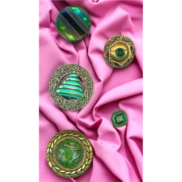 A SMALL CARD OF DIVISION ONE GLASS IN METAL BUTTONS