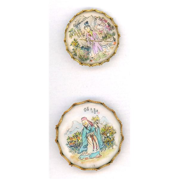 A SMALL CARD OF DIV. 3 PICTORIAL GLASS IN METAL BUTTONS