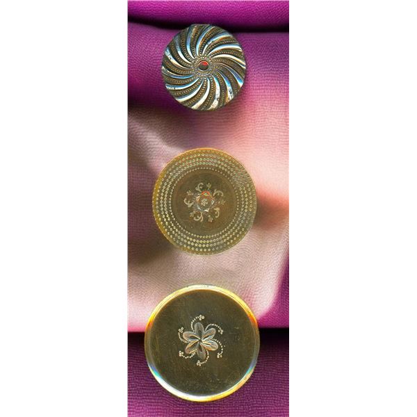 A SMALL CARD OF DIVISION ONE METAL BUTTONS