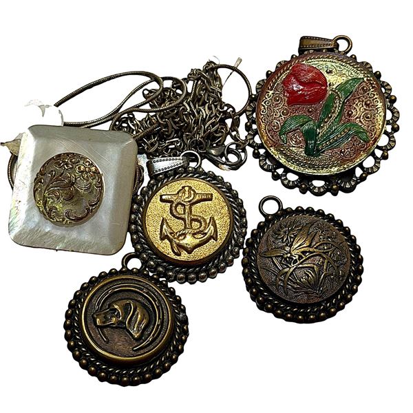 A SELECTION OF BUTTON JEWLRY