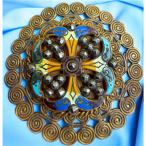 A DIVISION ONE PIERCED BUTTON ENAMEL PLAQUETTE