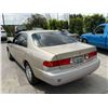 Image 4 : TOYT CAMRY 2000 T-DONATION