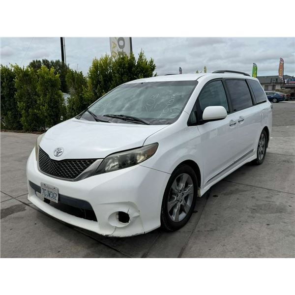 TOYT SIENNA 2013 T-REPO 2 DAYS
