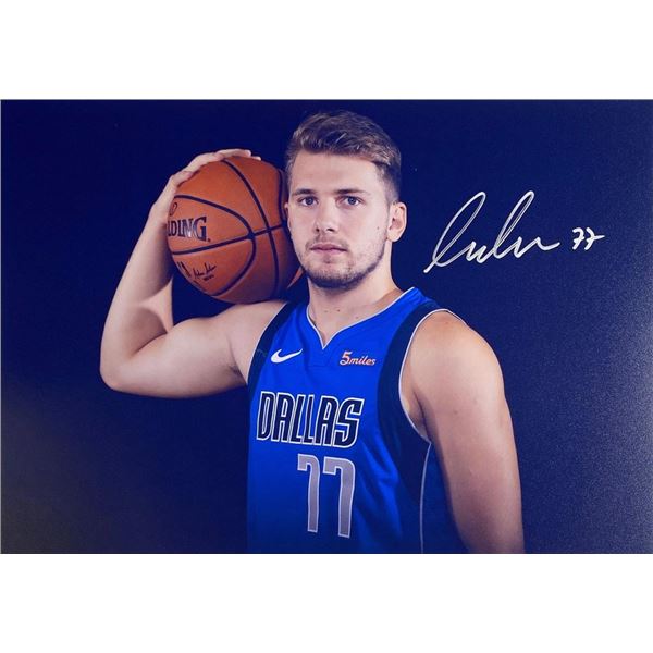 Dallas Mavericks Luka DonÄiÄ‡ facsimile signed photo