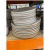 Image 5 : 32-Piece Ceramic Dinnerware Set With Ribbed Design