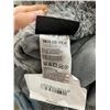 Image 3 : Mon Chateau Luxury Collection Polyester Throw Blanket