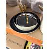 Image 3 : Ceramic Coated Cookware with Gold-Tone Handles and Glass Lids