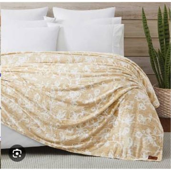 FRYE Plush Blanket Queen Size 248 cm x 233 cm