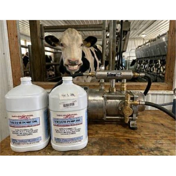 Dairyland Brand Vacuum Pump Oil, Non-Foaming, 1 US Gallon (3.78 Liters), Lot of 4