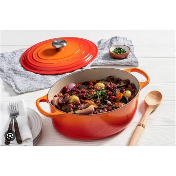 Le Creuset Enameled Cast Iron Dutch Oven, Red, 5.5-Quart