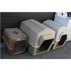 2 dog  houses & cage