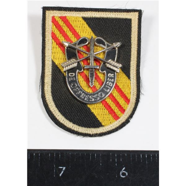 #181 Vietnam US 5th Special Forces Group Insignia