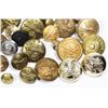 Image 5 : #192 Large lot 70 WW1 WW2 Buttons Assorted