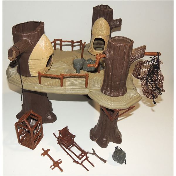 #484 1983 Star Wars ROTJ Ewok Village Playset