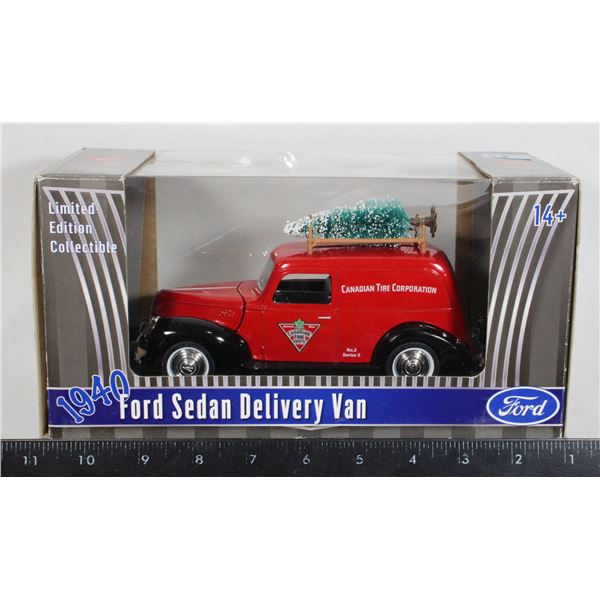 #667 1:24 1940 Ford Sedan Delivery Van Christmas