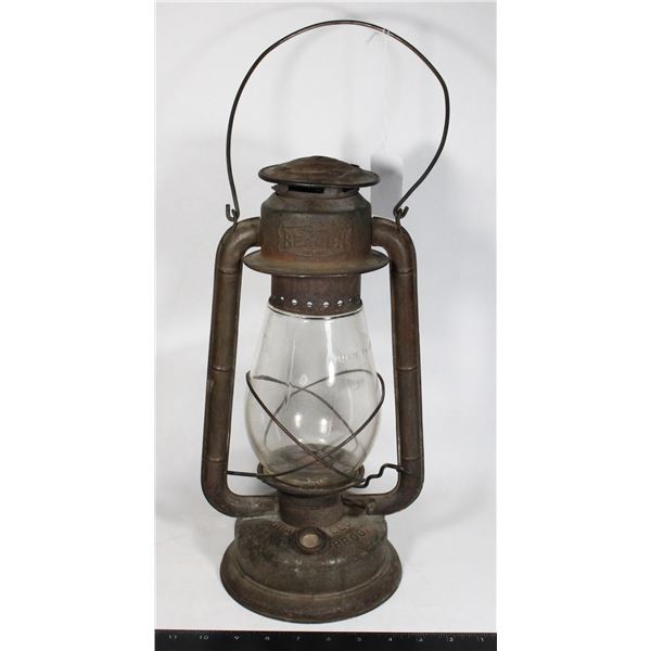 #1083 Beacon Antique Lamp Made in Canada S.M.P.