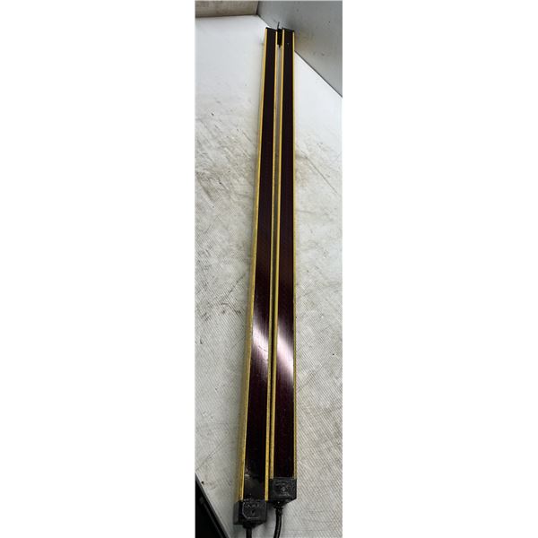 Set of Sti #70157-1032 / #70158-1046 Safety Light Curtains