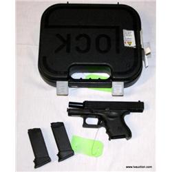 GLOCK 26 9mm Compact Semi Auto Pistol w/Case