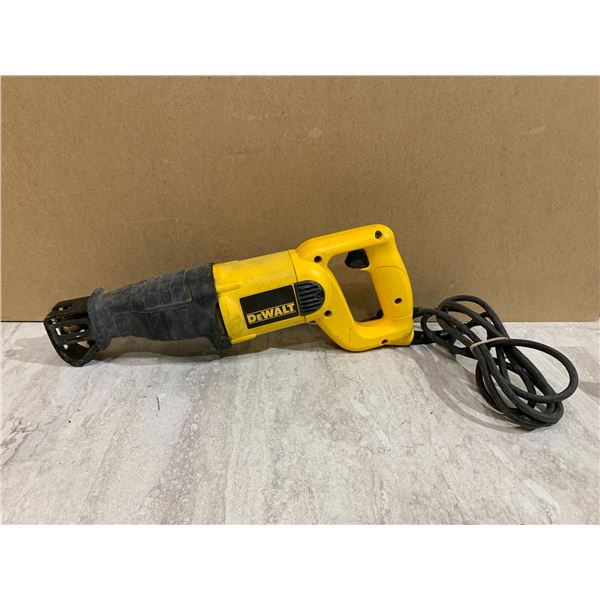 Dewalt DW303 Reciprocating Saw