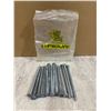 Image 1 : 22 Spike Nails 6in Long