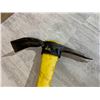 Image 6 : Pick Axe Fibreglass Handle