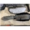 Image 3 : Car Cleaning Kit With Micro Fiber Towel