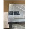 Image 10 : Aluminum 4 Step - Step Ladder