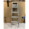 Image 1 : Aluminum 4 Step - Step Ladder