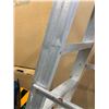 Image 5 : Aluminum 4 Step - Step Ladder