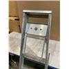 Image 9 : Aluminum 4 Step - Step Ladder