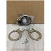 Image 1 : Handcuffs