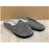 Image 2 : Grey Slippers Size 10.5