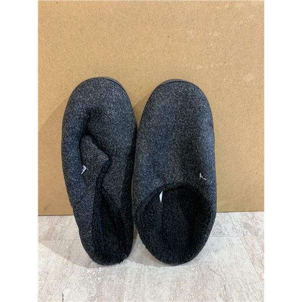 Grey Slippers Size 7/7.5
