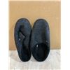 Image 1 : Grey Slippers Size 7/7.5