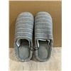 Image 1 : Womens Slippers Grey Size 11/12