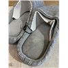 Image 3 : Womens Slippers Grey Size 11/12