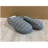 Image 2 : Womens Slippers Grey Size 7/8
