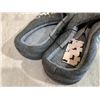 Image 3 : Womens Anti Slip Slippers Grey & White Size 9/10