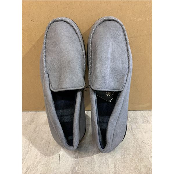 Slippers Light Grey Size 11