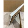 Image 3 : 5in x 7in Marble White And Grey Picture Frame
