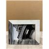 Image 5 : 5in x 7in Marble White And Grey Picture Frame