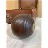 Image 7 : Vintage Lawn Bowling Set w/ Carry Case - Complete Kit