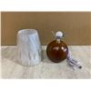 Image 1 : Small Vintage Looking Lamp w/ Shade