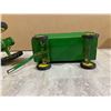 Image 10 : Cast John Deere Tractor w/ Trailer