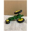Image 9 : Cast John Deere Tractor w/ Trailer