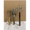 Image 1 : Lot of 3 Gardening Tools