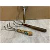 Image 2 : Lot of 3 Gardening Tools