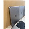 Image 18 : Lot of 15 Random Ipads Untested As Is