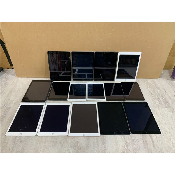 Lot of 15 Random Ipads Untested As Is