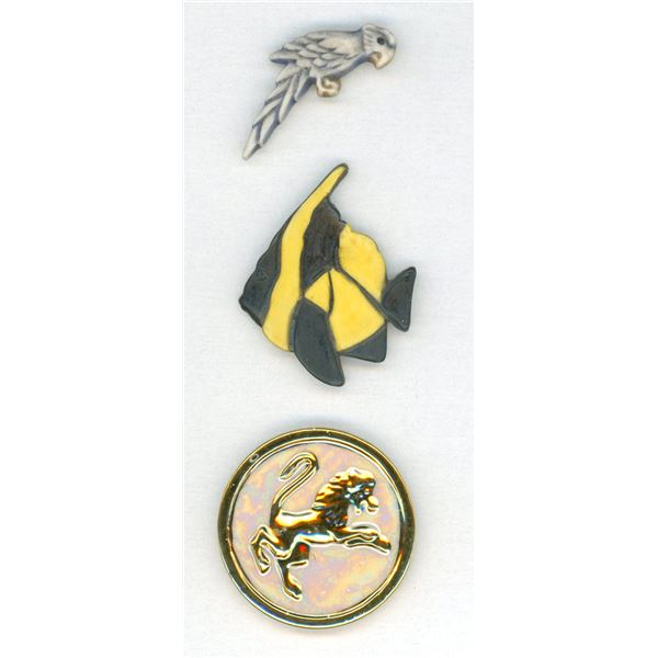 A SMALL CARD OF STUDIO ARTIST CERAMIC BUTTONS